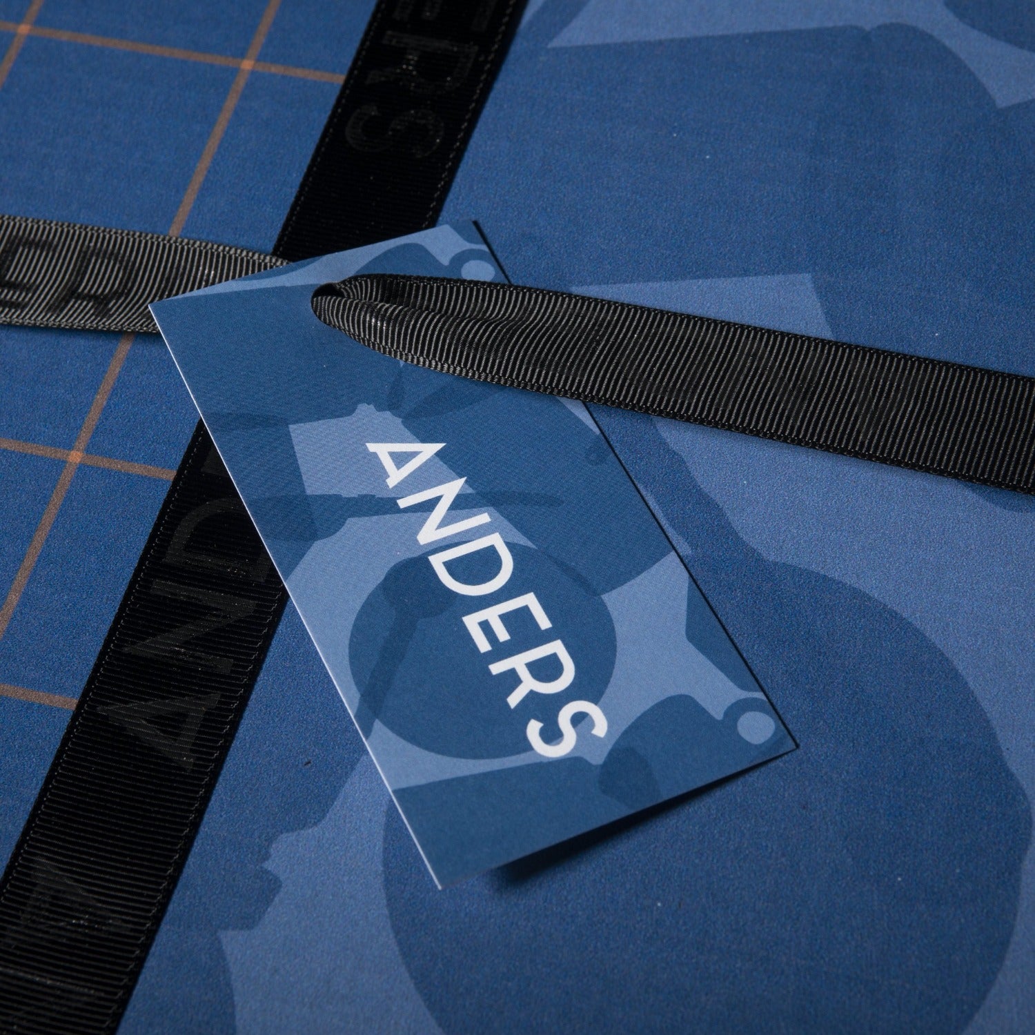 Personalized Gift Tag on Anders Gift Box Flavor